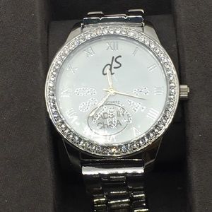Daniela Swaebe watch New Battery